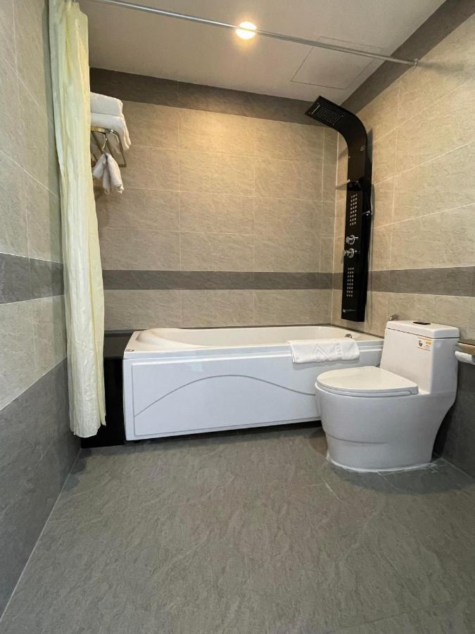 Y Linh Hotel Quy Nhon Exterior foto
